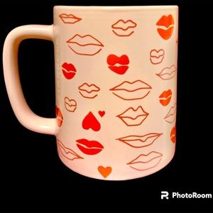 2020 Starbucks Mug hearts lips pink